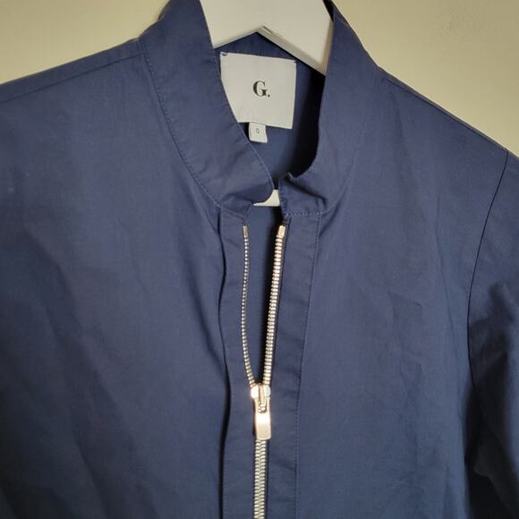 G. LABEL BY GOOP Anjelica Zip-Front Top in Navy 0 - Picture 6 of 11